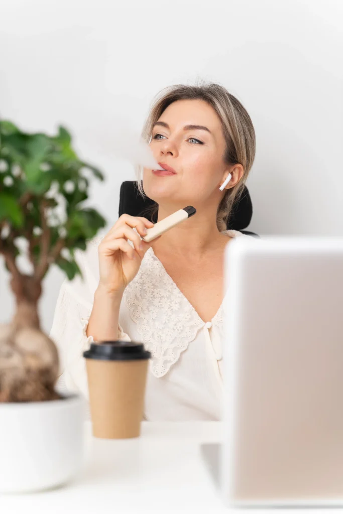 How to Select a Vape That Fits into Your Workday Routine4